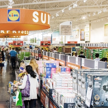 US Shoppers' Appetite For Discounters